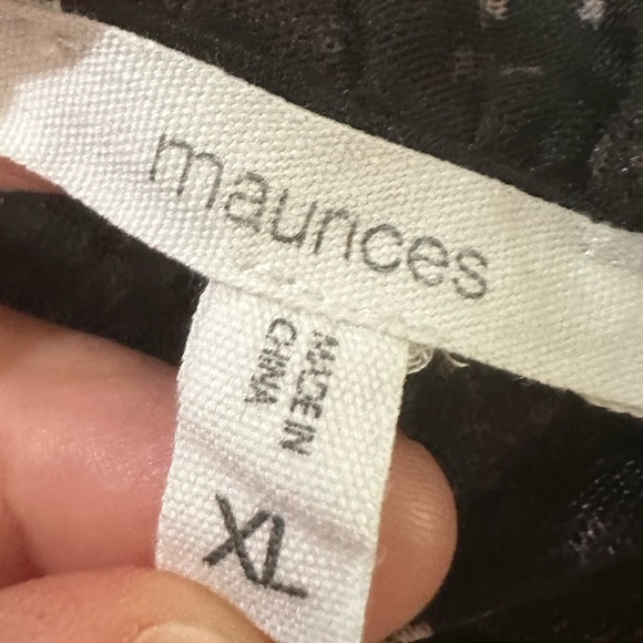 Maurices Ruched Floral Cold Shoulder Top size XL Only worn once - Picture 5 of 6